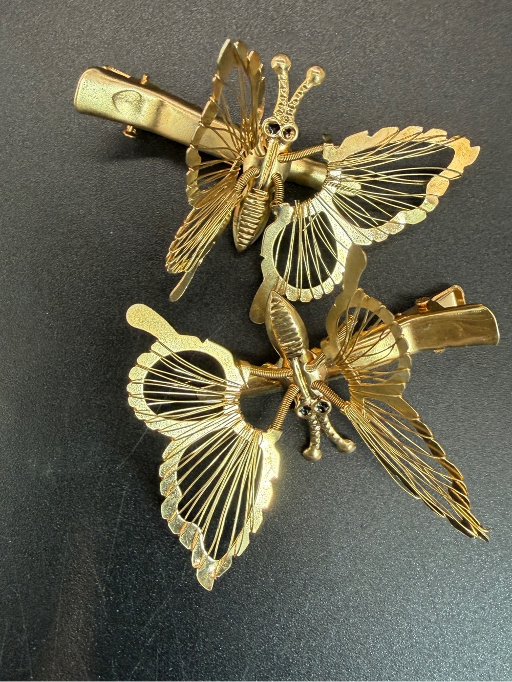 2 Vintage Gold Tone Moving Butterfly Hair Clip Fluttering Wings Alligator Clip - Picture 2 of 7